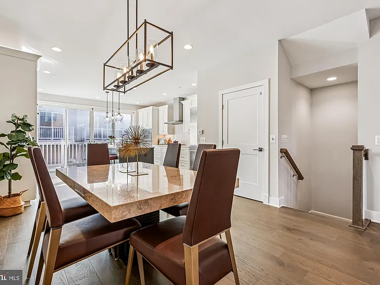 10340 Grosvenor Pl — Photo 14