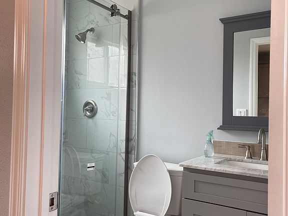 4th image of 8861 Tracy Ave #2