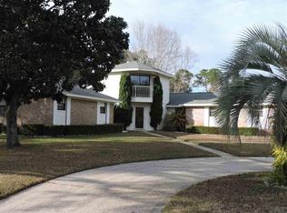 1311 Tiger Ln, Gulf Breeze, FL 32563