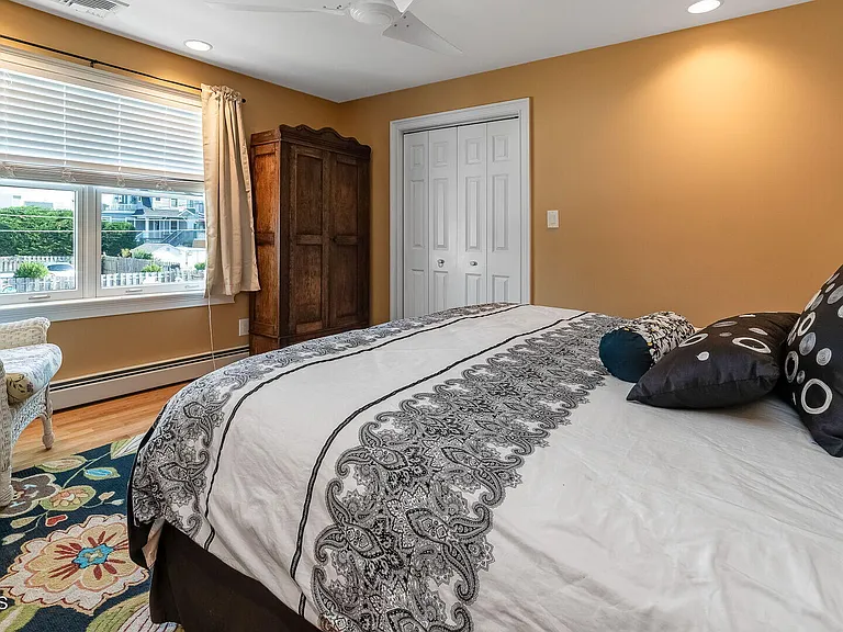 406 Ocean Ave — Photo 17