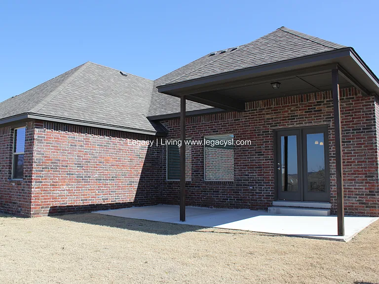 14734 S Urbana Ave — Photo 32