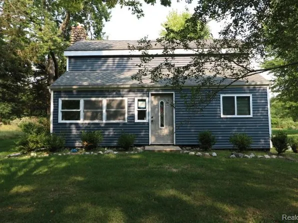9900 Dartmouth Rd, Clarkston, MI 48348