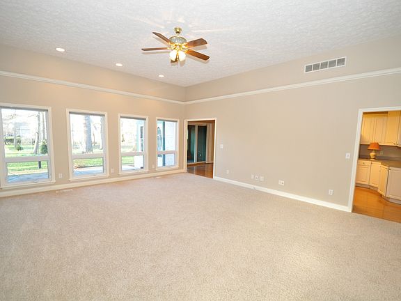 3rd image of 815 Millerwood Dr