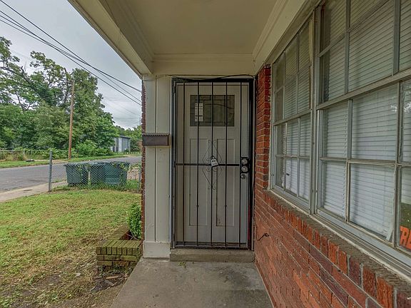 3rd image of 3223 Guernsey Ave