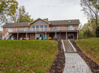 30400 Edgewater Dr, Elkhart, IN 46516