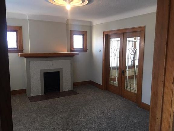 3rd image of 1443 Beaconsfield Ave