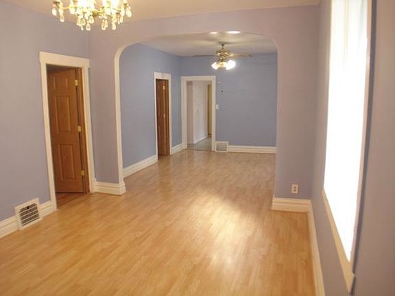 5th image of 3913 Ivy St