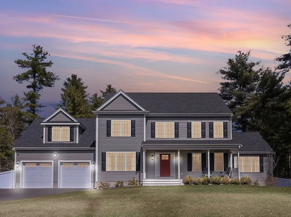 27 Paddock Cir, Middleboro, MA 02346