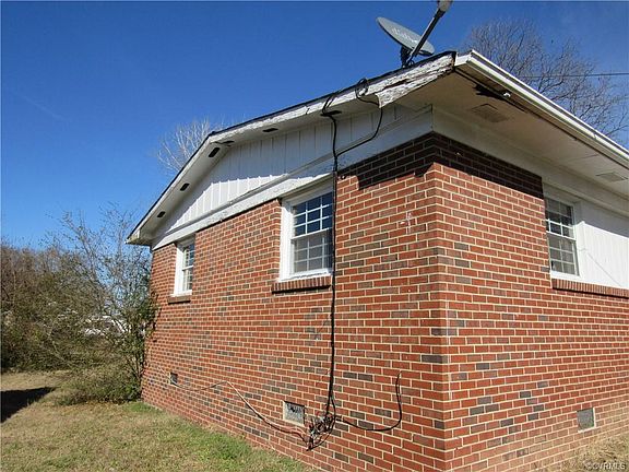 3rd image of 1415 Hanover St