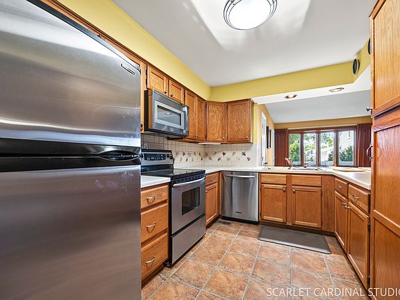4th image of 1216 Berkenshire Ln