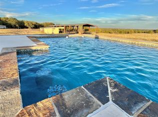 527 E Lawhorn Ln, Sunset, TX 76270