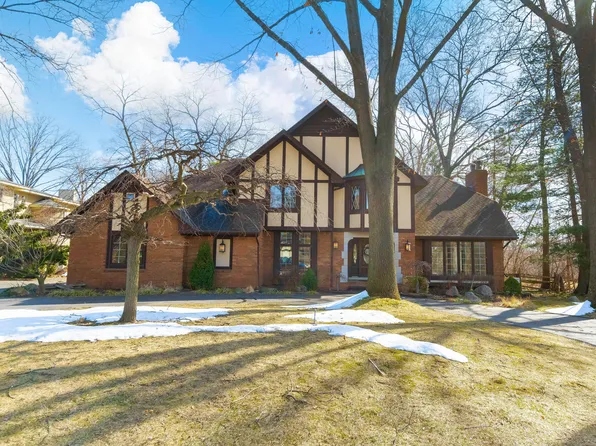 30600 Oakleaf Ln, Franklin, MI 48025