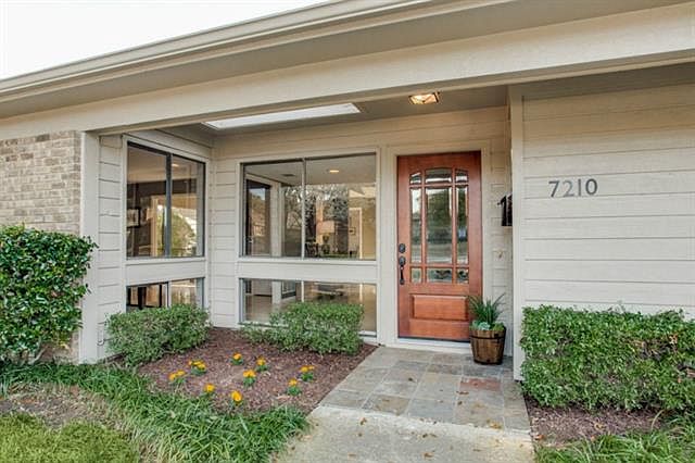 1st image of 7210 Crooked Oak Dr
