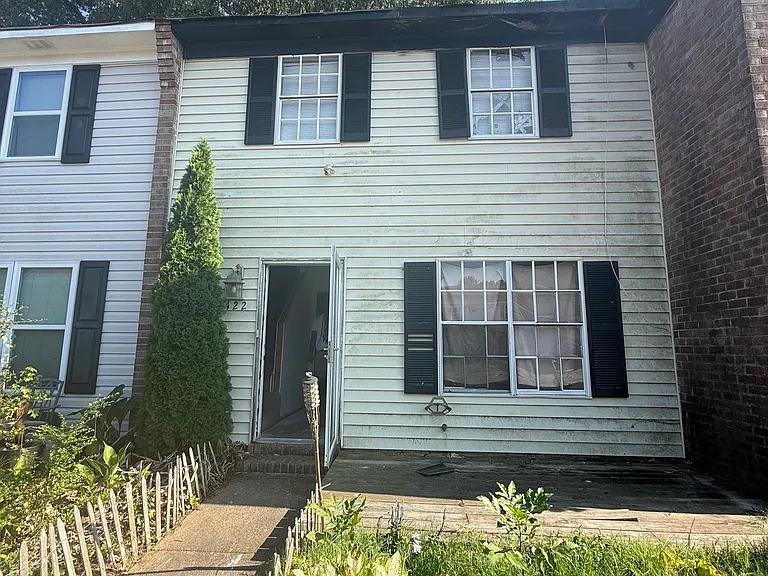422 Hill Meadow Dr — Photo 1
