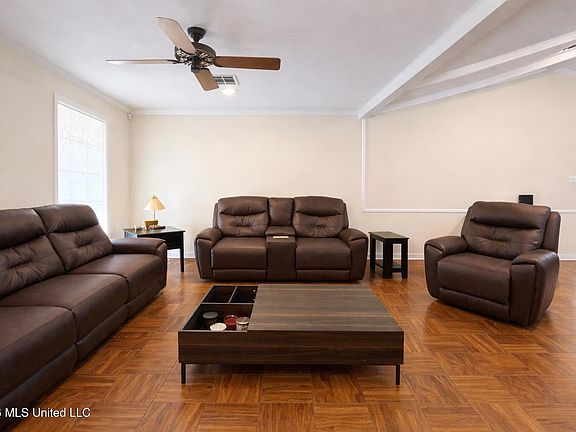 4th image of 1 Pecan Way