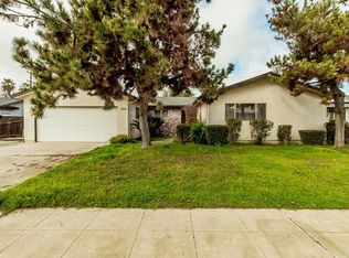2952 Claremont Ave, Clovis, CA 93611