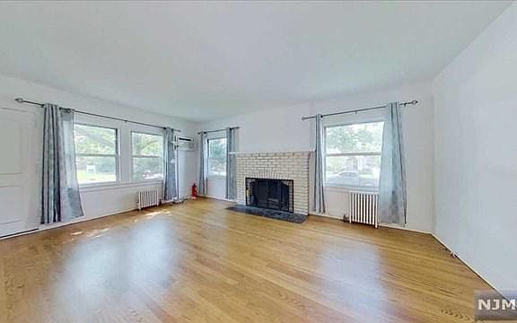 4th image of 247 Claremont Ave