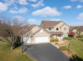 16743 Innsbrook Dr, Lakeville, MN 55044