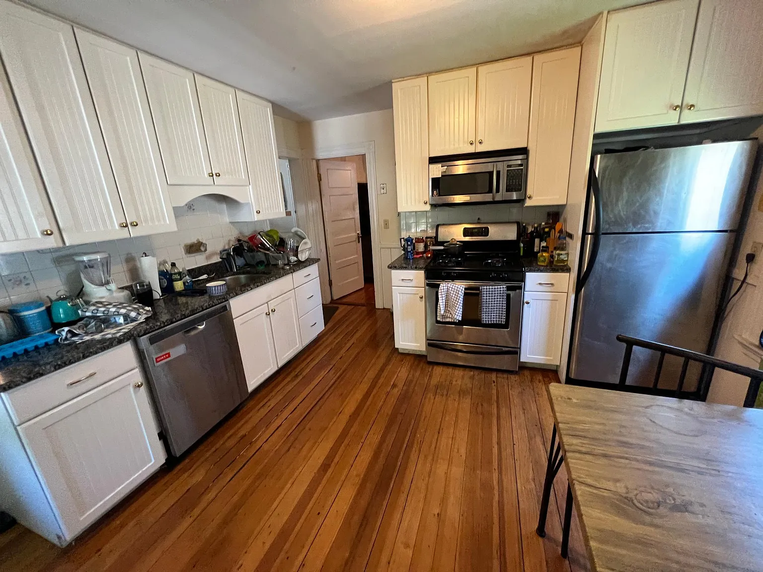 1 bed, 1100 sqft, $950 — Photo 1