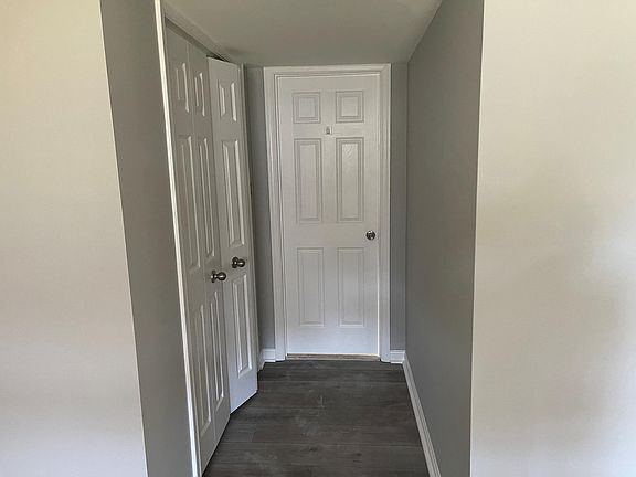 4th image of 8495 Silverview Dr