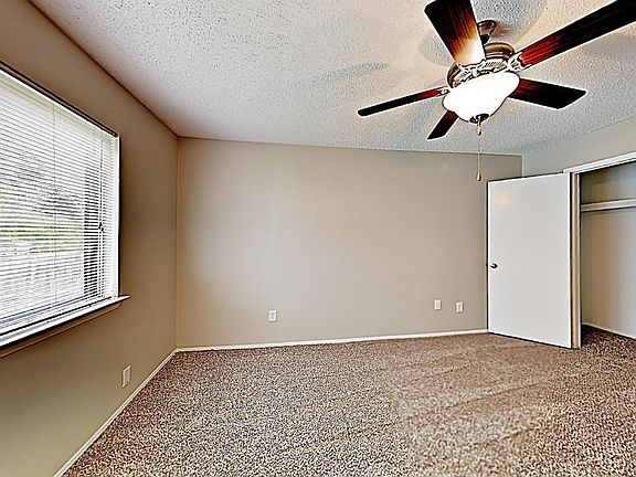 4th image of 1225 Cove Dr