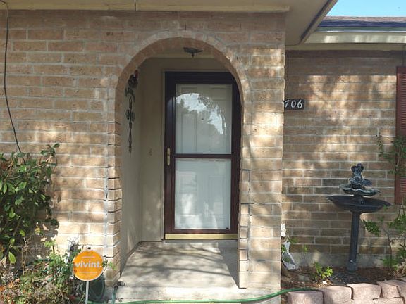 2nd image of 2706 Silverspur Dr