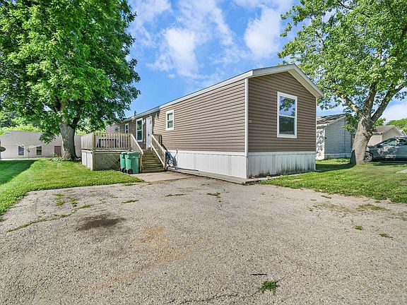 2nd image of 808 Charles Ln