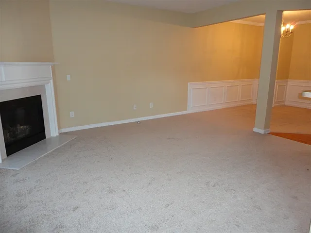 3 bed, 2.5 bath, 1894 sqft, $2,335 — Photo 4