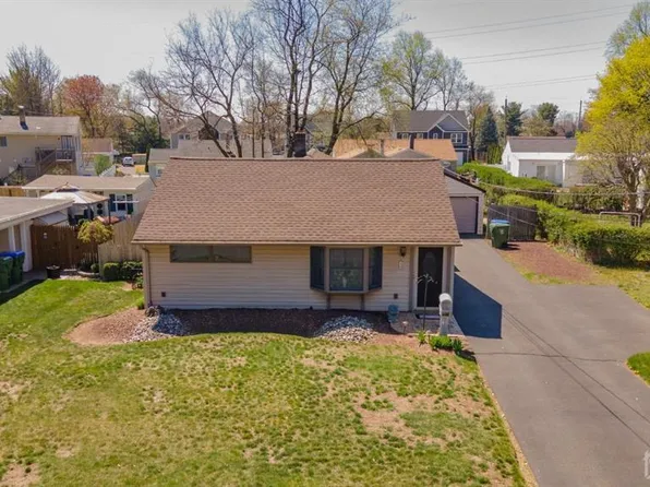 49 Knollwood Rd W, Edison, NJ 08817