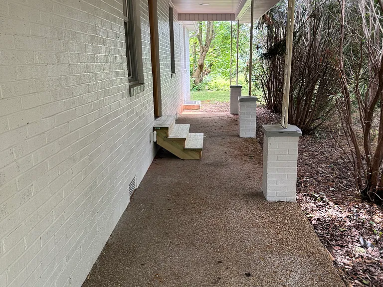 1100 E 8th Ave — Photo 18