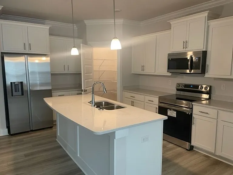 1718 Grouse St — Photo 5