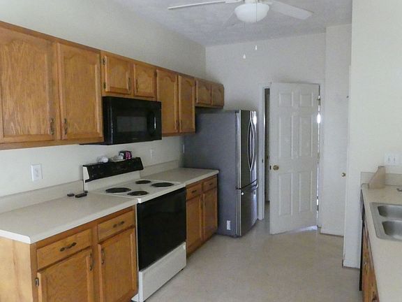 5th image of 105 Belmont Cir