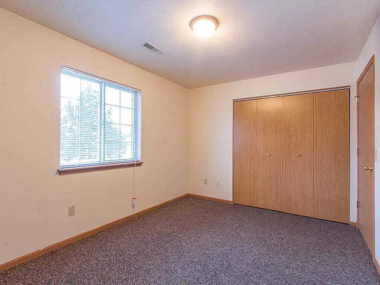 Whispering Pines Apartments — Photo 10