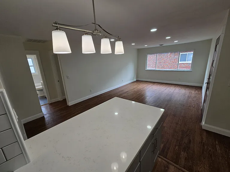 6305 Englewood Ave #3 — Photo 12