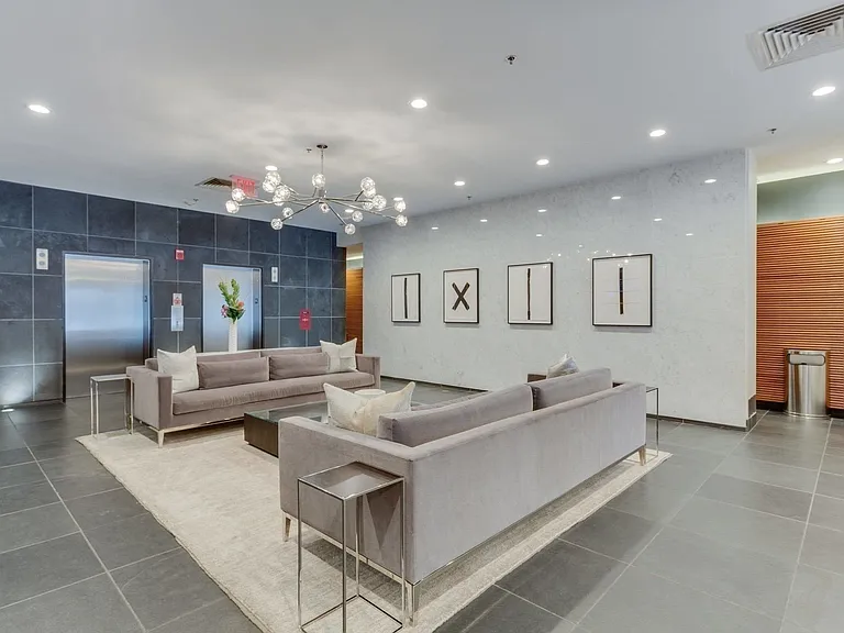 1000 New Jersey Ave SE #916 — Photo 2
