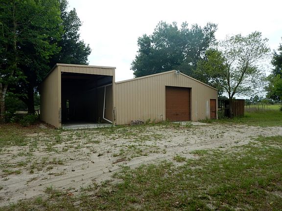 3rd image of 36400 Leslye Ln