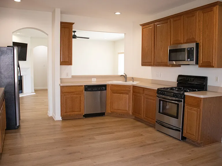 10305 Bent Tree Dr — Photo 3