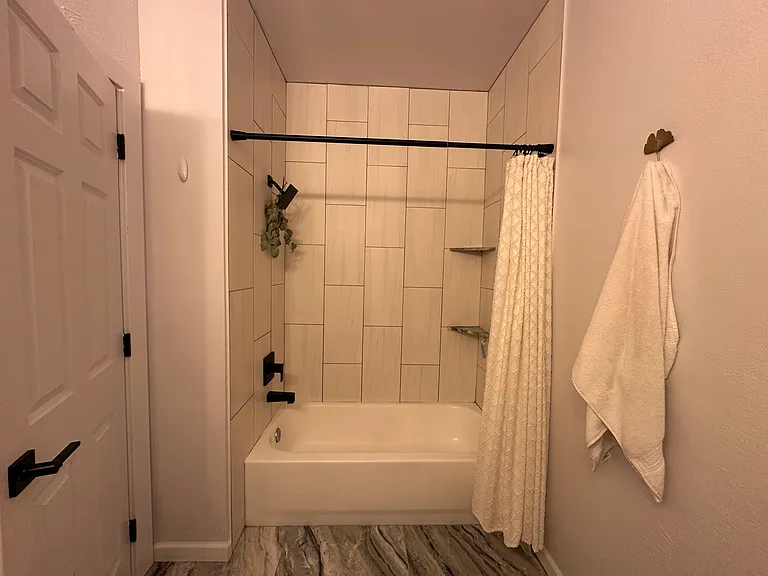 2818 Syracuse St #221 — Photo 56