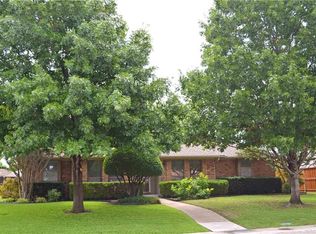 2502 Willowgate Ln, Carrollton, TX 75006