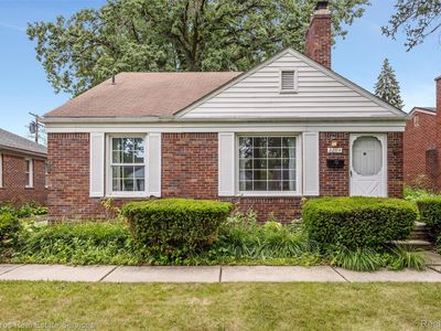 2204 Stanhope St, Grosse Pointe Woods, MI, 48236