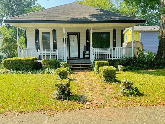 2nd image of 804 Cotton Pl