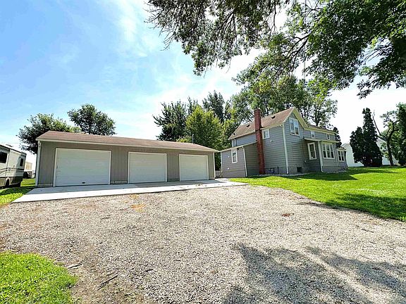3rd image of 2307 10th St