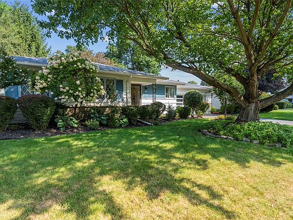 3rd image of 66 Northwick Dr