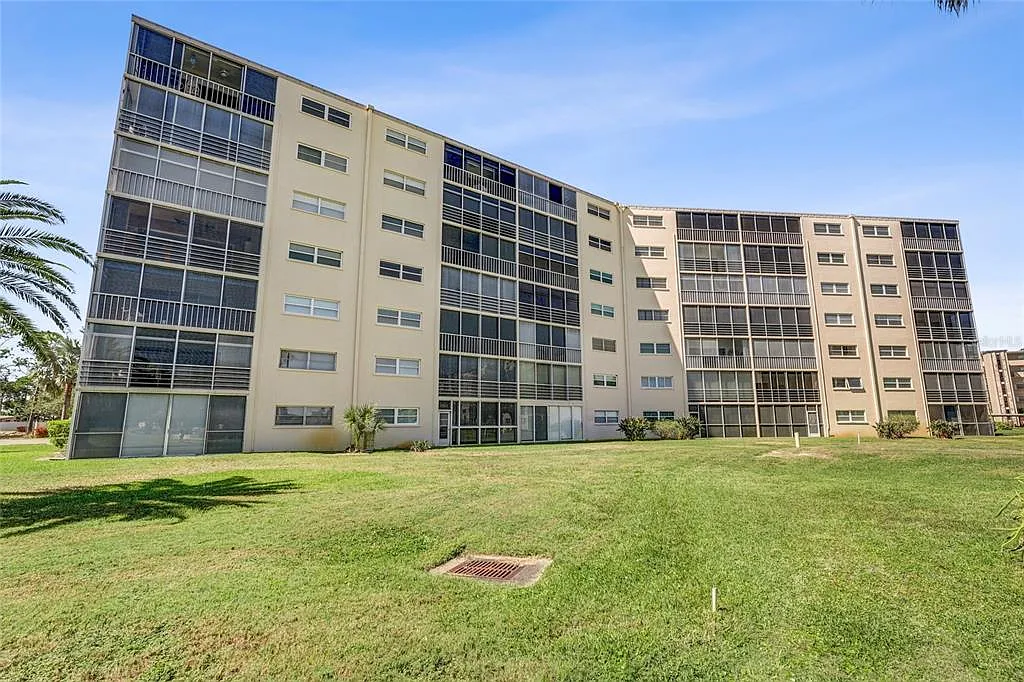 2 bed, 2.0 bath, 1008 sqft, $1,675 — Photo 3