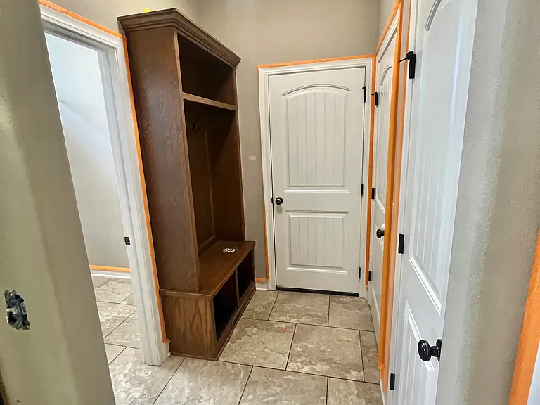 604 Harland Dr — Photo 7