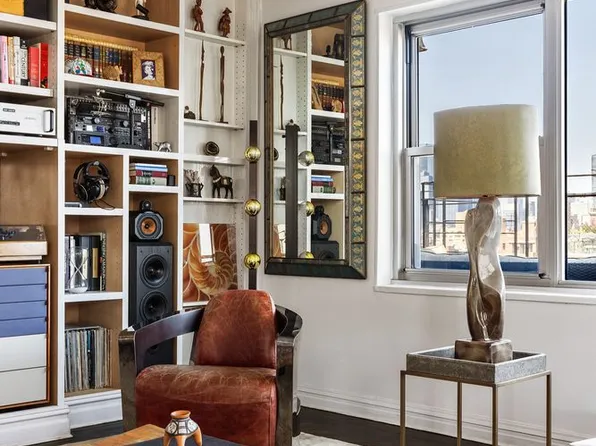 11 Fifth Avenue image 3 of 12