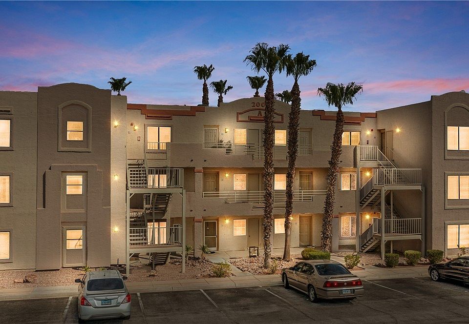 1st image of 2004 Mesquite Ln APT 303