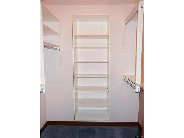 368 Helen Ct photo 1