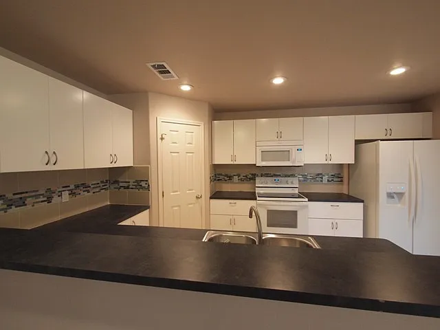 4505 Barrington Trl — Photo 7