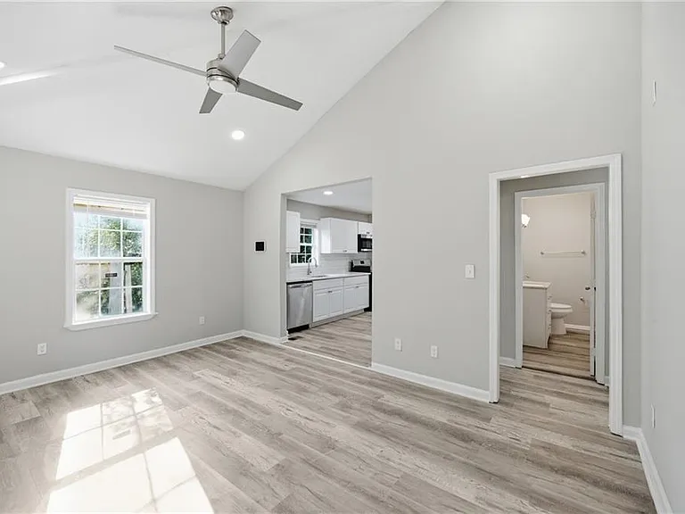 3024 Grand Ave SW — Photo 5